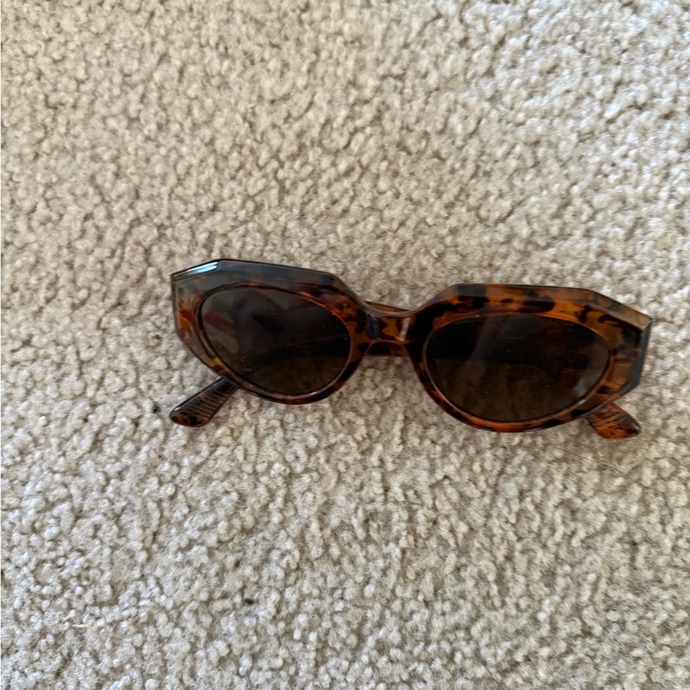 FREE with bundle Tortoise Shell plastic Sunglasses